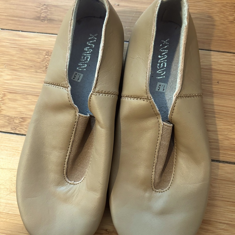 BRAND NEW JAZZ DANCE SHOES